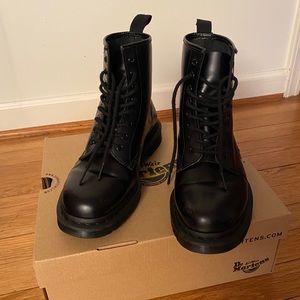 Dr. Martens 1460 Mono with box